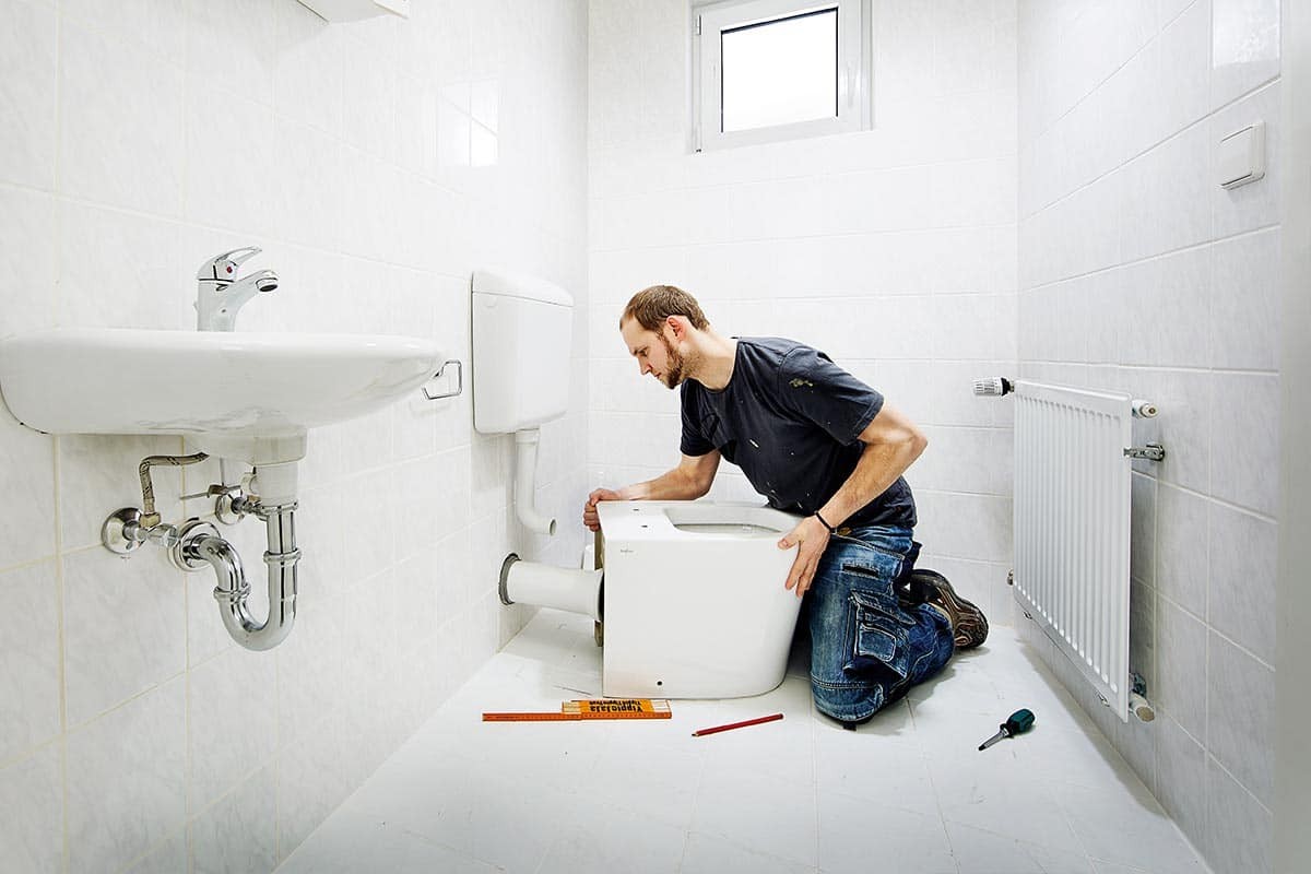 vergeten Persoonlijk Toneelschrijver Staand toilet plaatsen? Volg de stap voor stap-handleiding | HORNBACH
